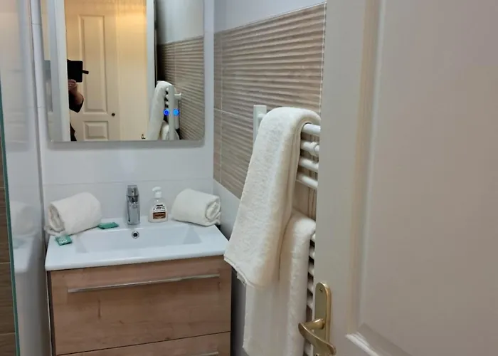 2 Pièces Avec Piscine Chauffée