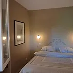 2 Pieces Avec Piscine Chauffee *