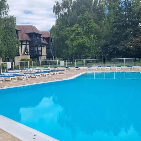 Lägenhet 2 Pieces Avec Piscine Chauffee Deauville