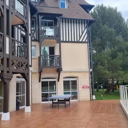 Lägenhet 2 Pieces Avec Piscine Chauffee Deauville