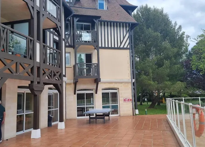 Апартаменты 2 Pieces Avec Piscine Chauffee Довиль